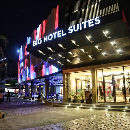 Big Hotel Suites Mandaue-stad Kamer foto