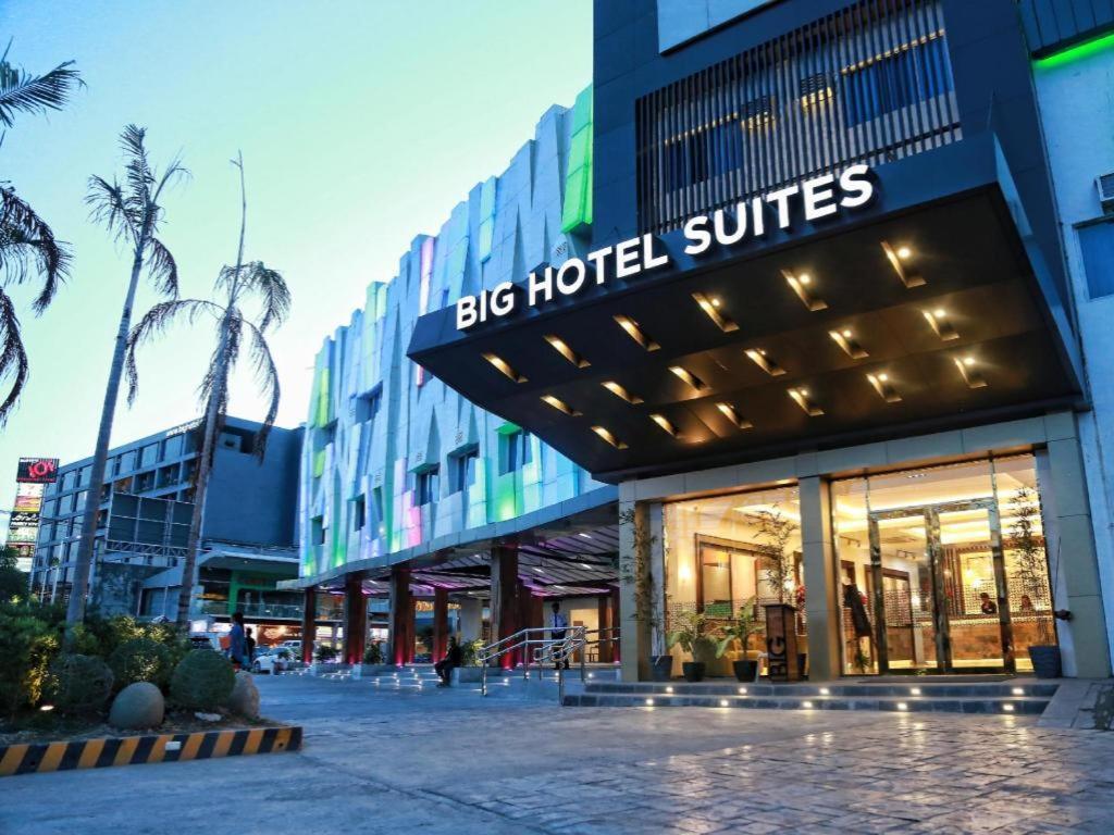 Big Hotel Suites Mandaue-stad Buitenkant foto