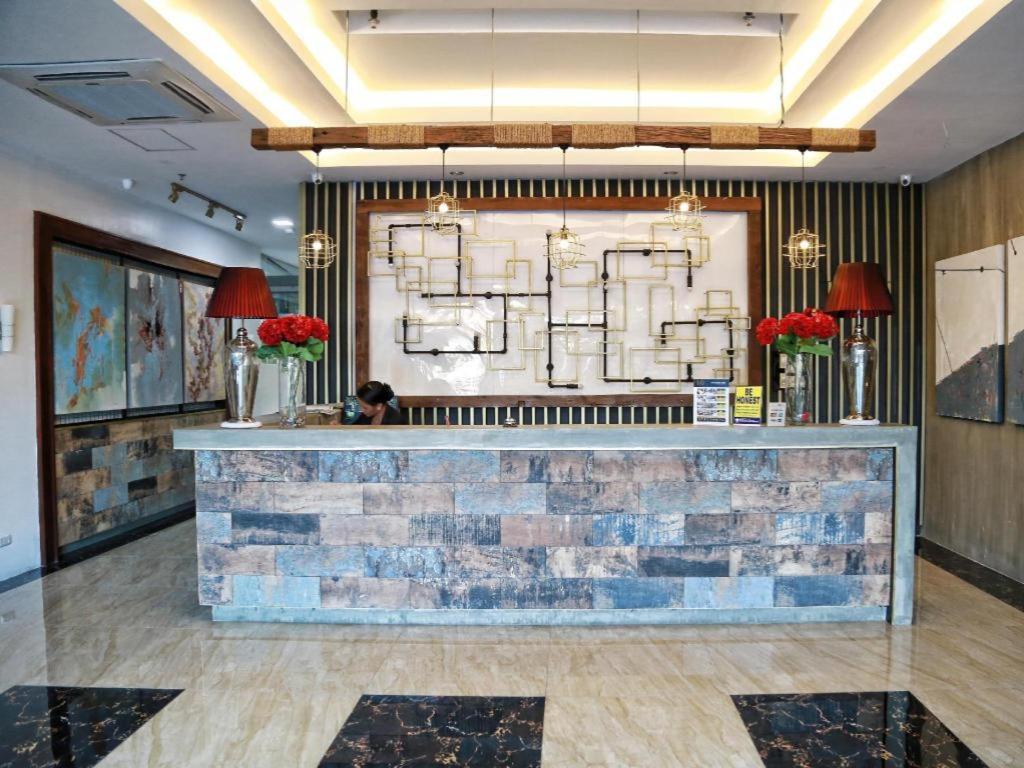 Big Hotel Suites Mandaue-stad Buitenkant foto