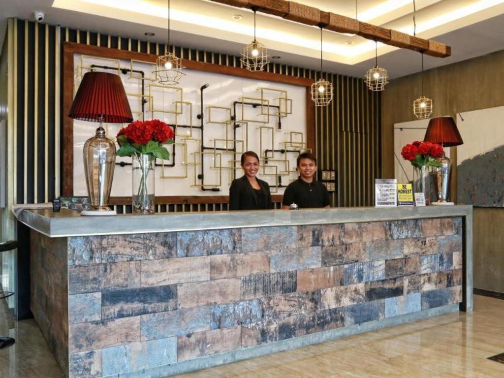 Big Hotel Suites Mandaue-stad Buitenkant foto