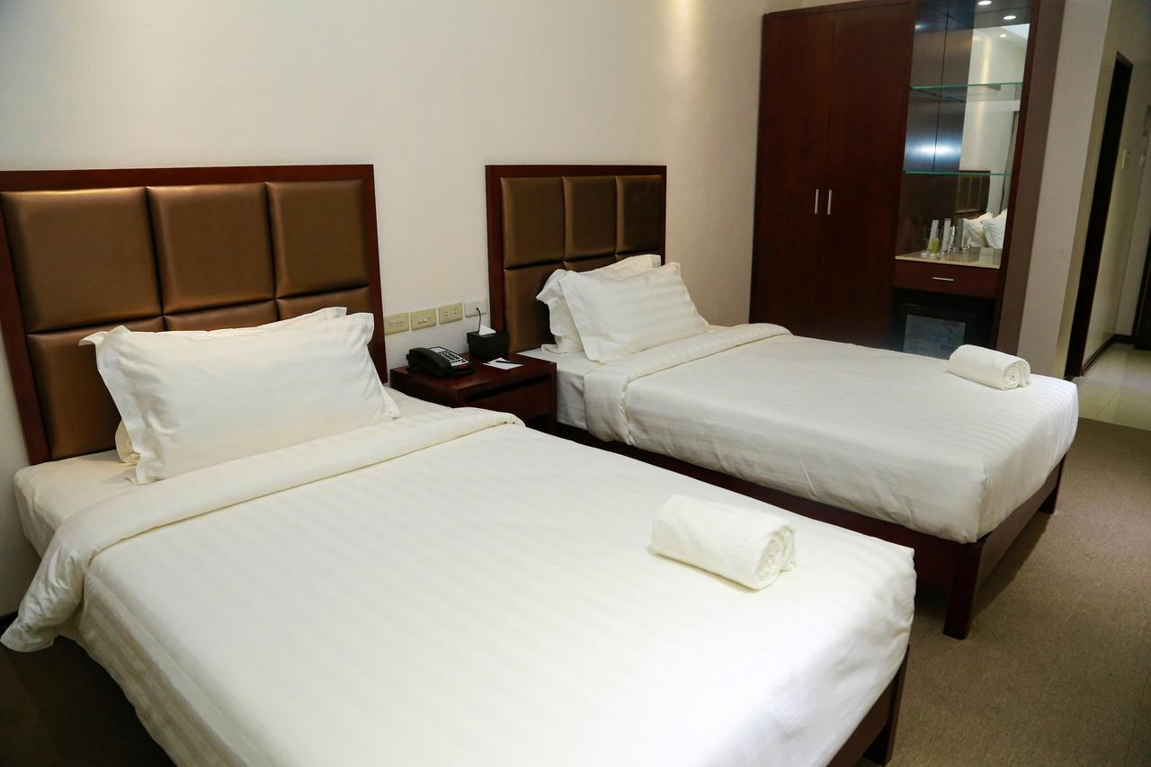 Big Hotel Suites Mandaue-stad Buitenkant foto