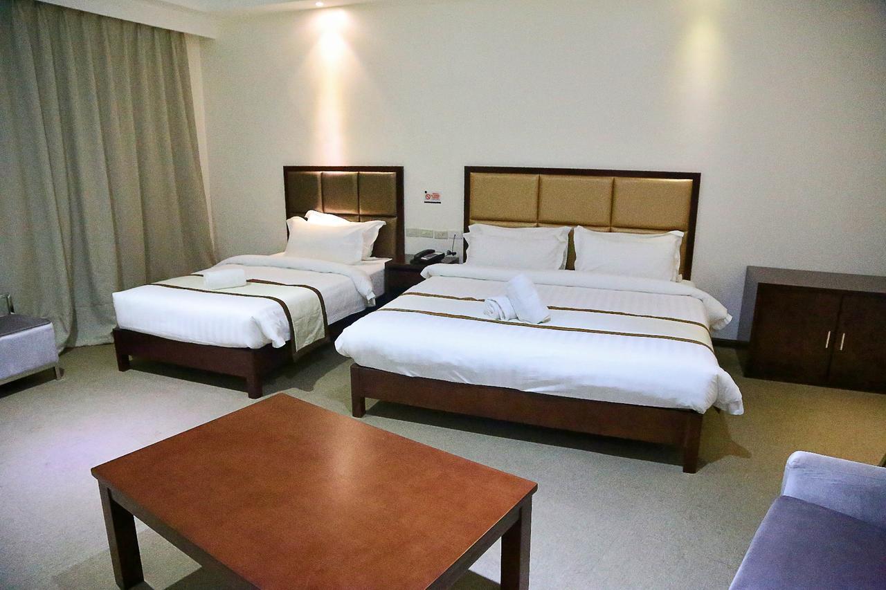 Big Hotel Suites Mandaue-stad Buitenkant foto